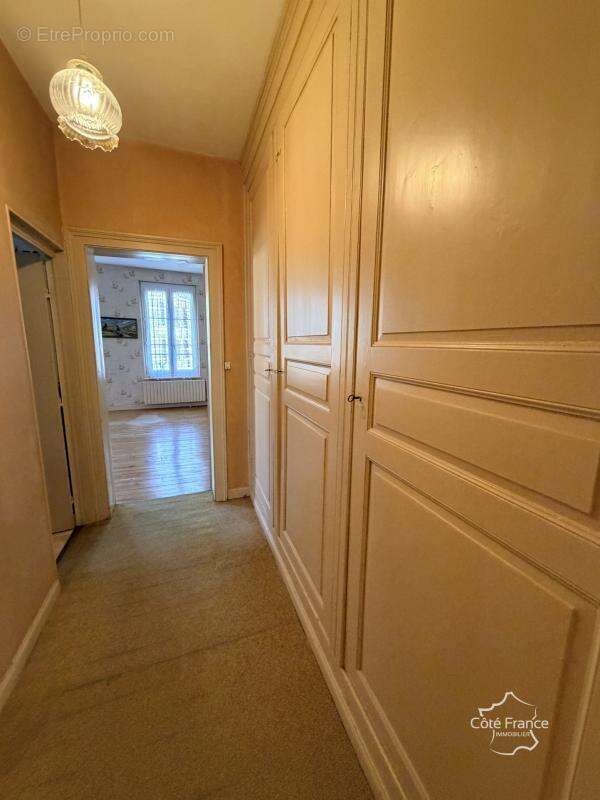 Maison à CRECY-SUR-SERRE