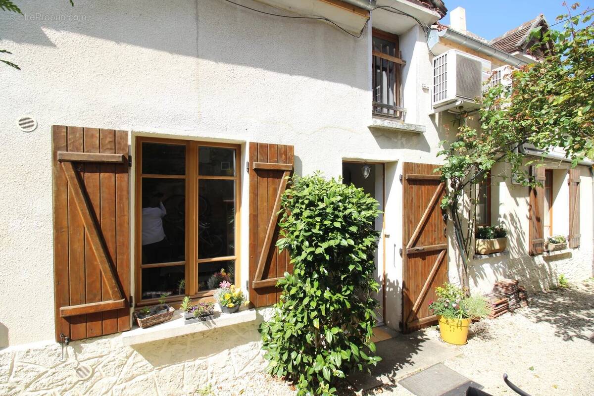 Maison à CIRES-LES-MELLO