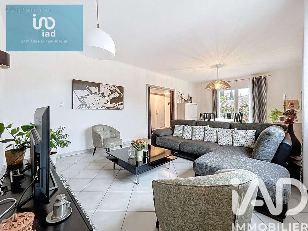 Photo 2 - Maison à PIOLENC