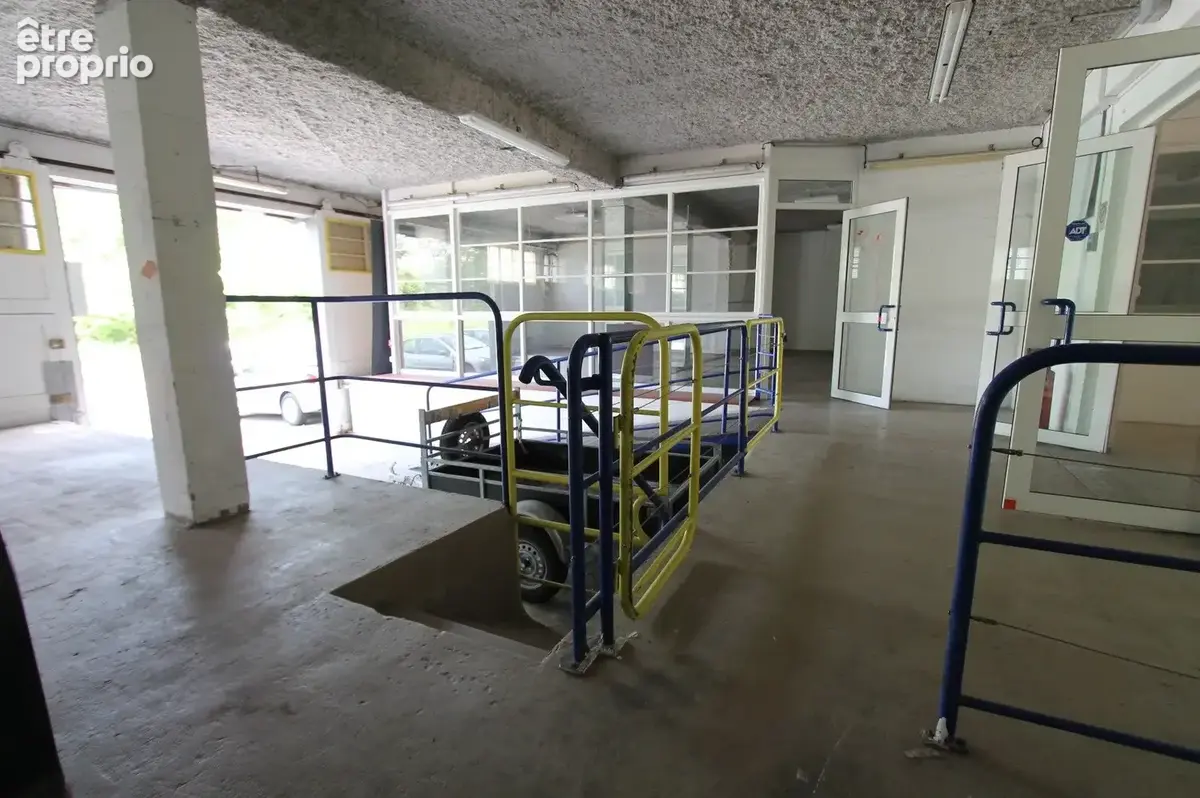 local commercial de 550 m2 avec 500 m2 de cour BOULOGNE SUR MER - photo 4