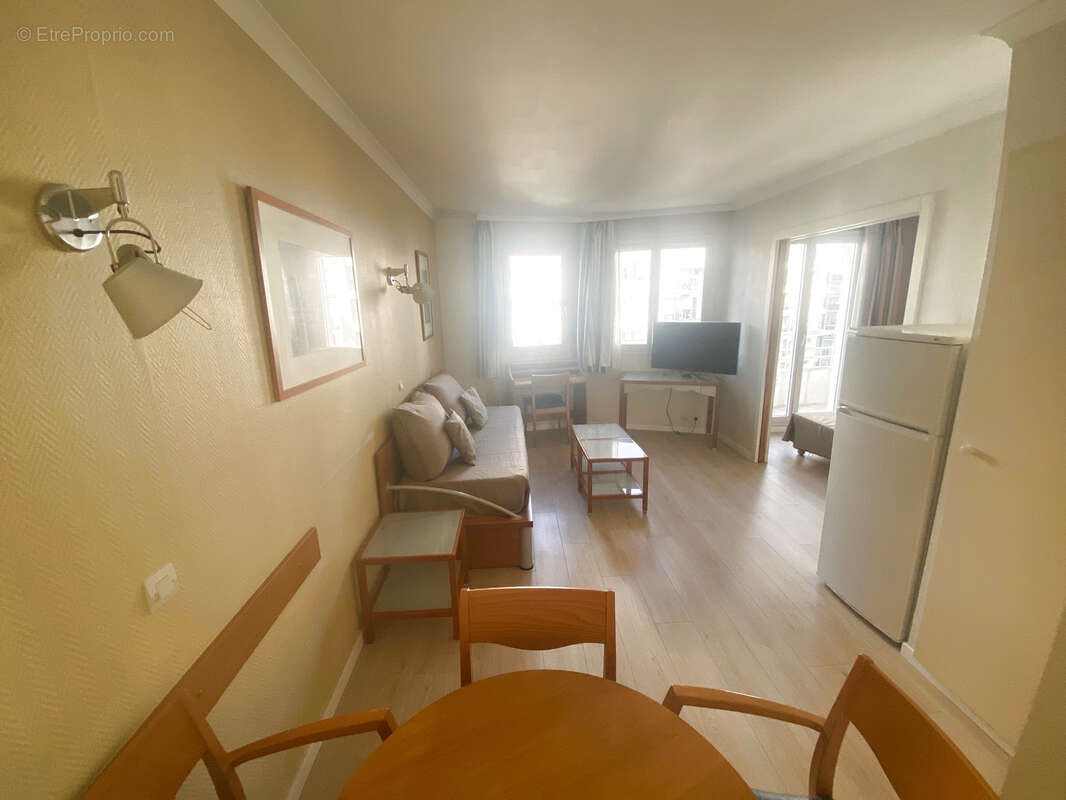 Appartement à COURBEVOIE