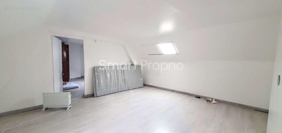 Immeuble avec bar, restaurant, T4 et studio - photo 8