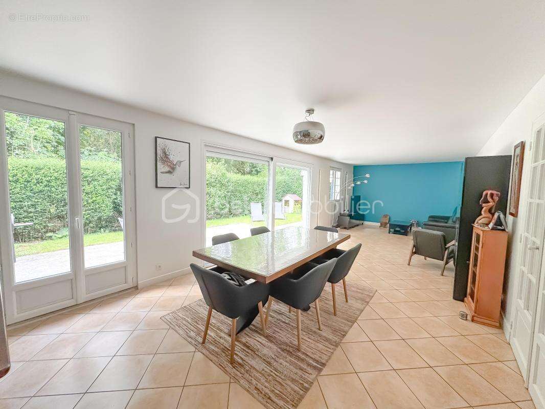 Maison à PONTAULT-COMBAULT