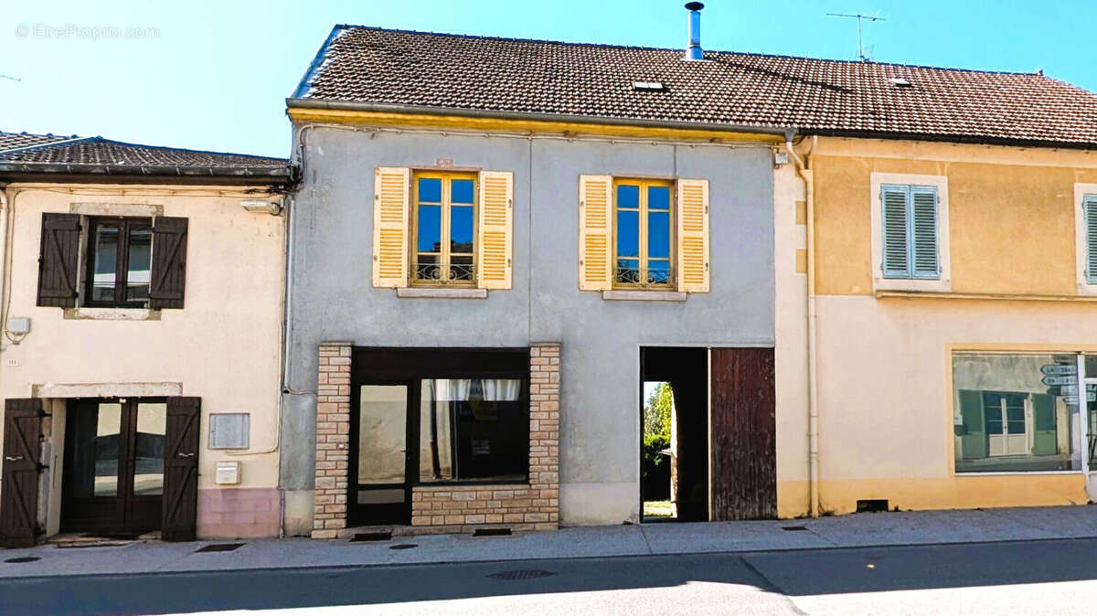 Maison à COUSANCE