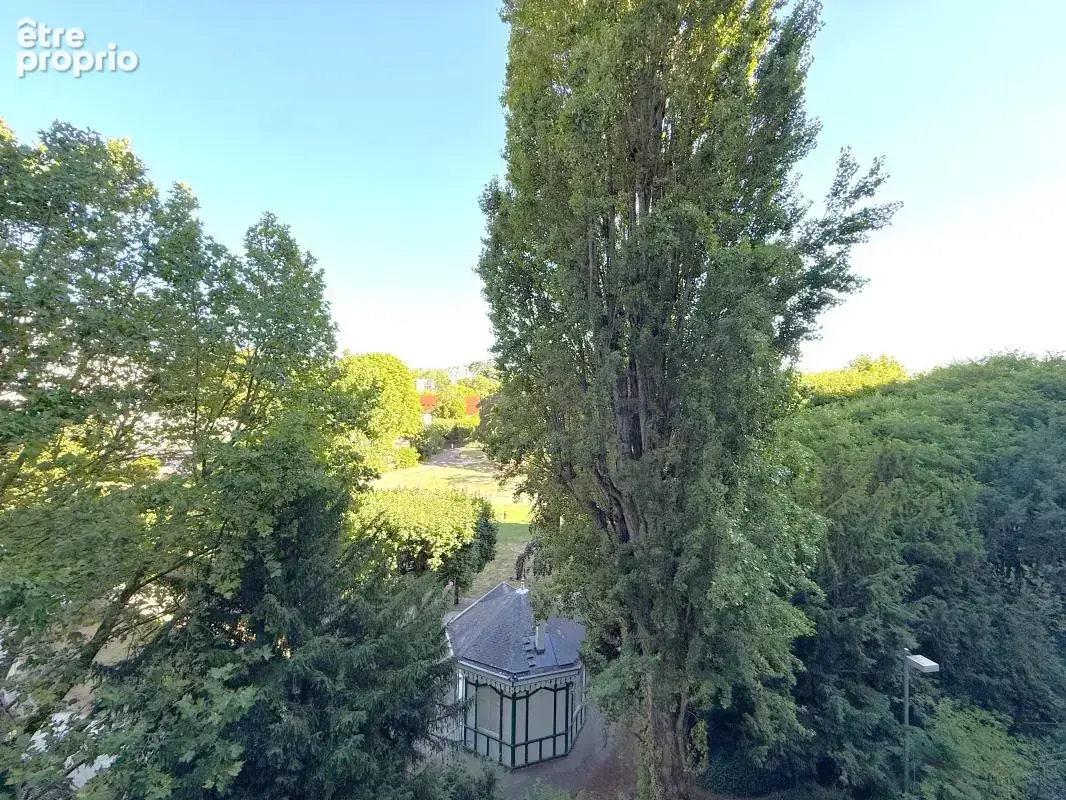 2 pièces en très bon état avec vue sur le Parc Pic ! - photo 3