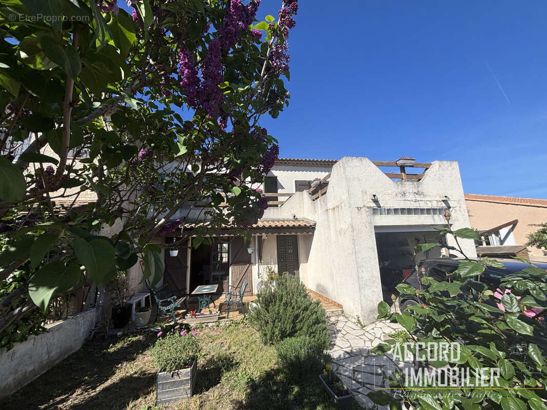 Maison à MONTADY