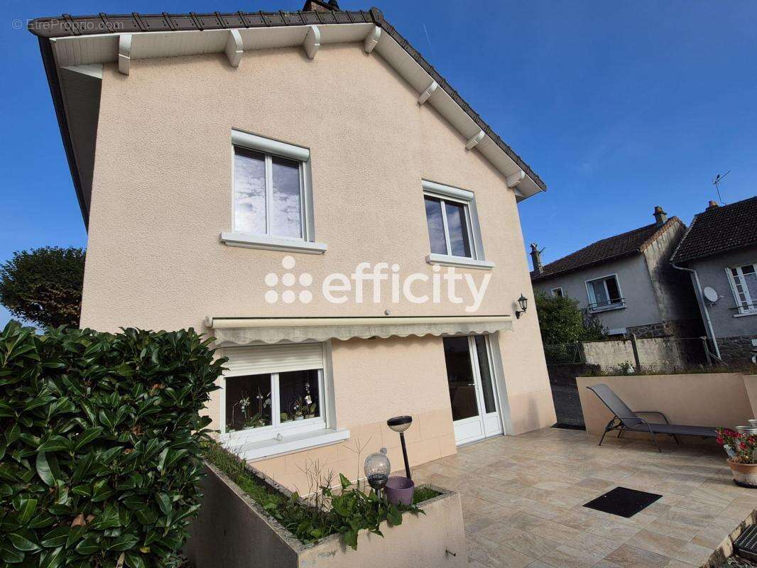 Maison à SAINT-JUNIEN