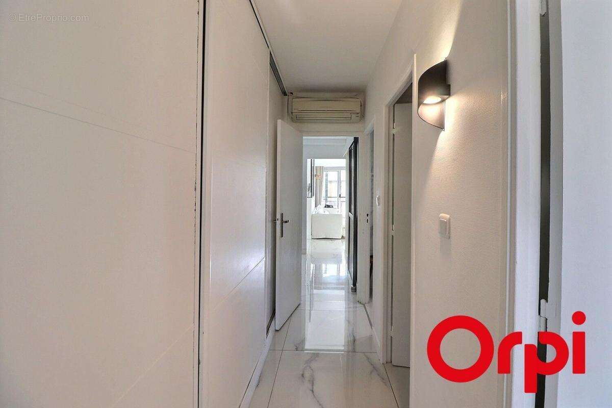 Appartement à MARSEILLE-2E