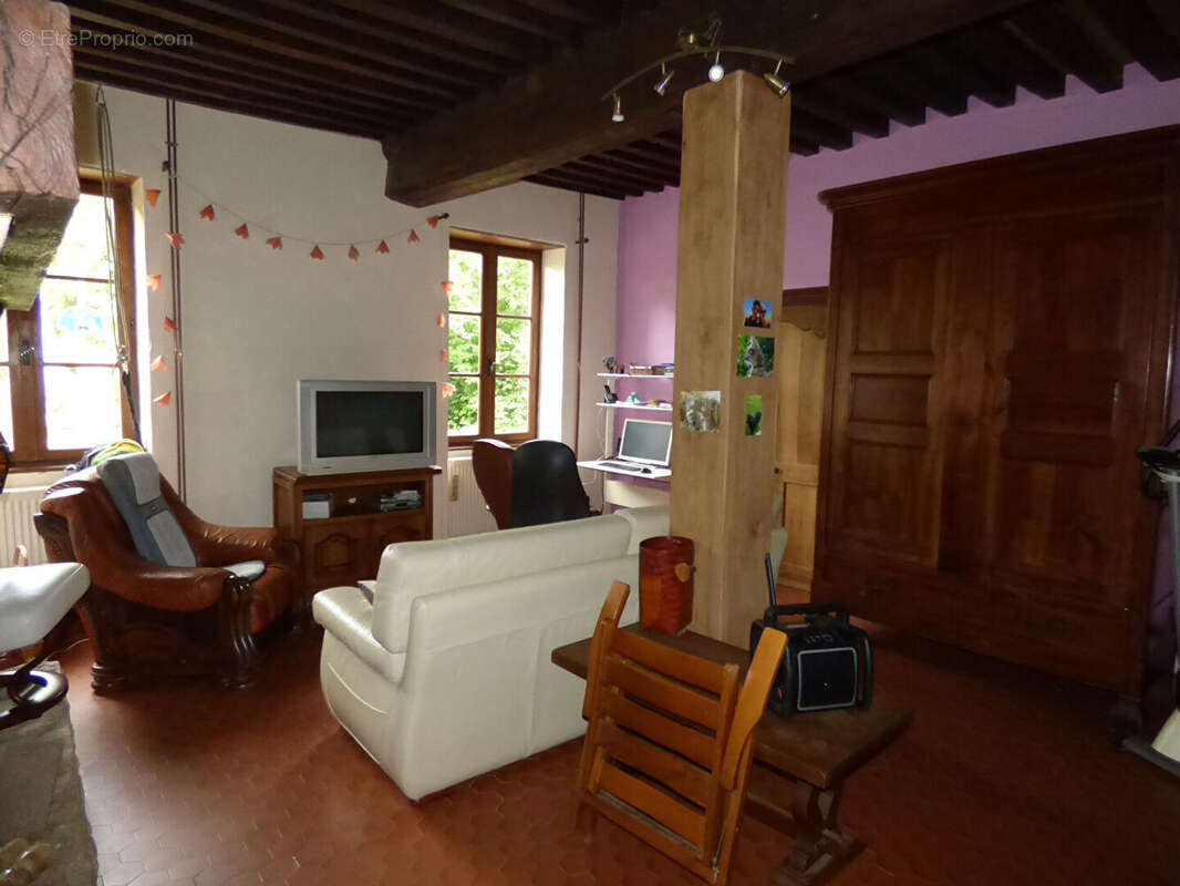 Maison à SAINT-TRIVIER-DE-COURTES