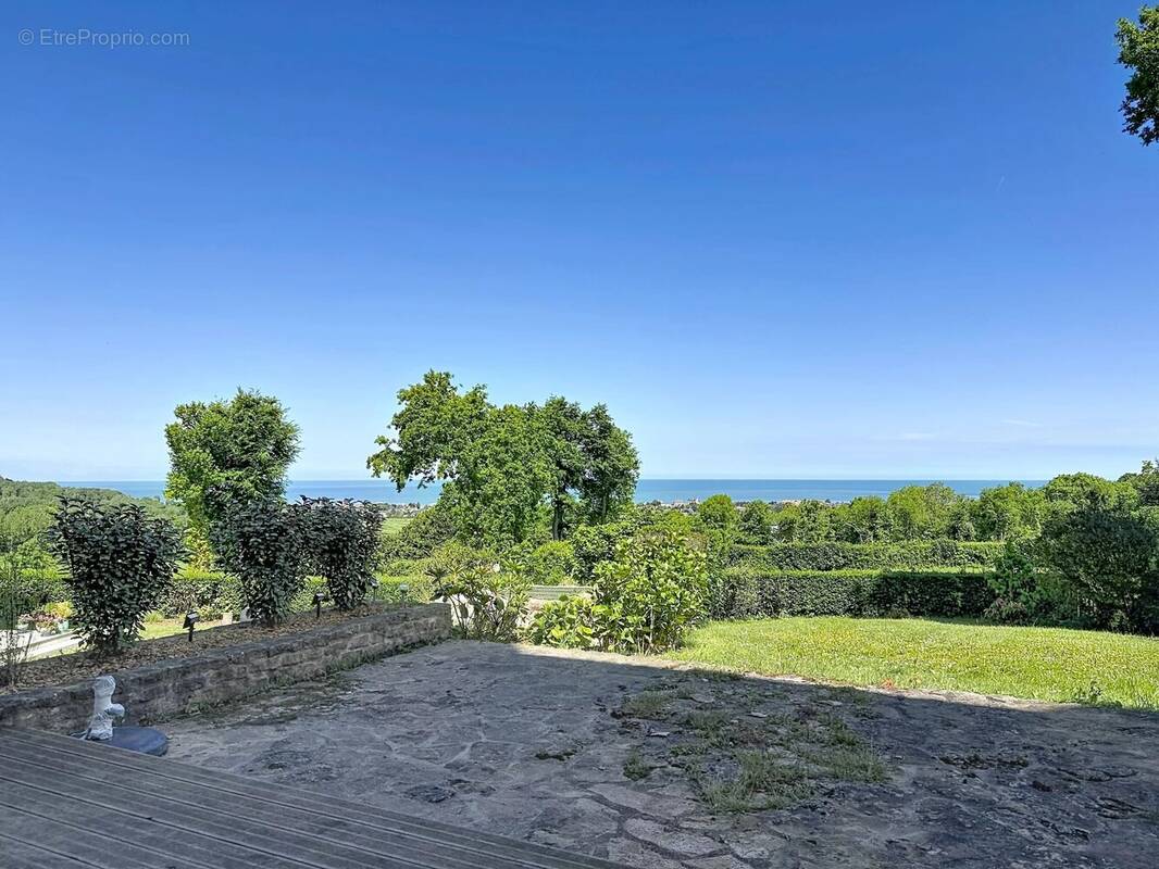 Appartement à TOURGEVILLE