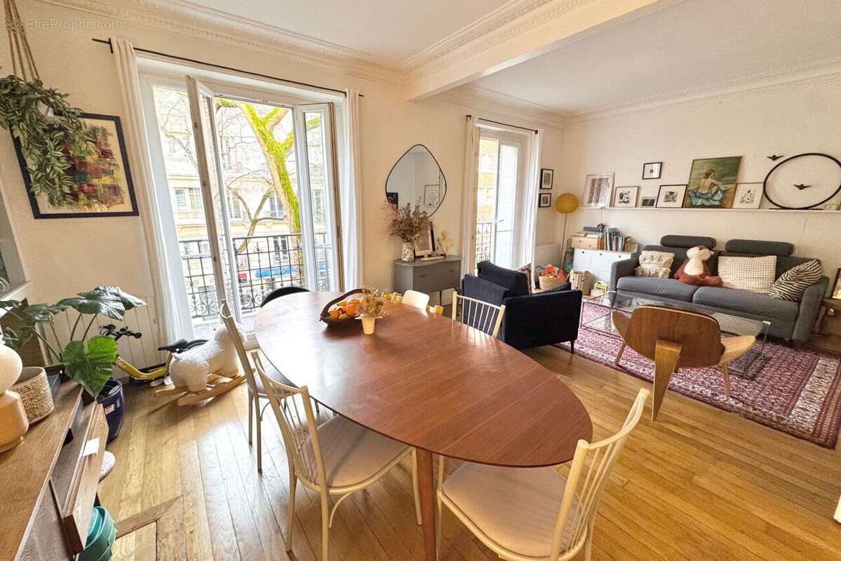 Appartement à PARIS-12E