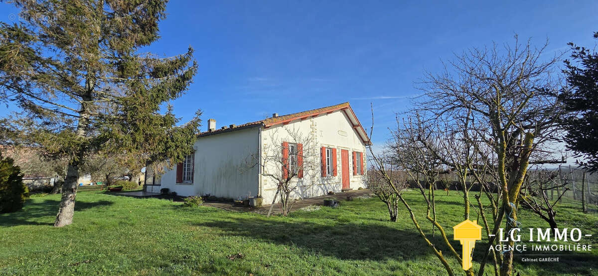 Maison à MORTAGNE-SUR-GIRONDE