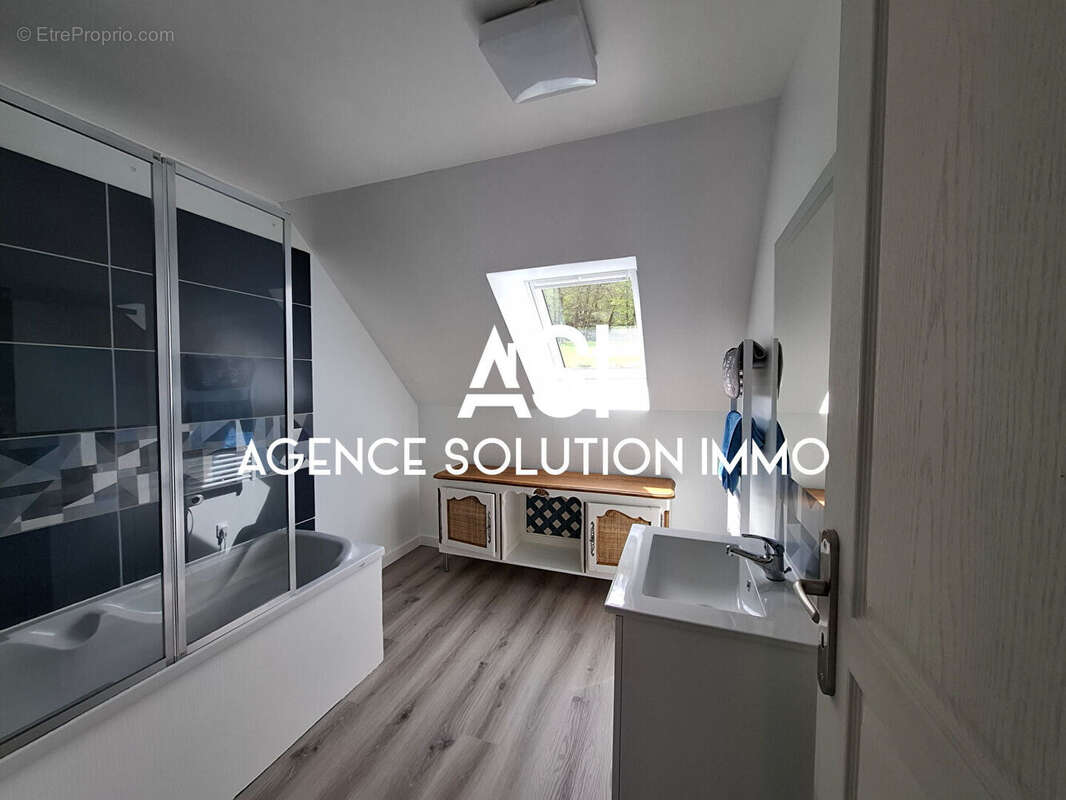 Maison à SAINT-PIERRE-SUR-ERVE