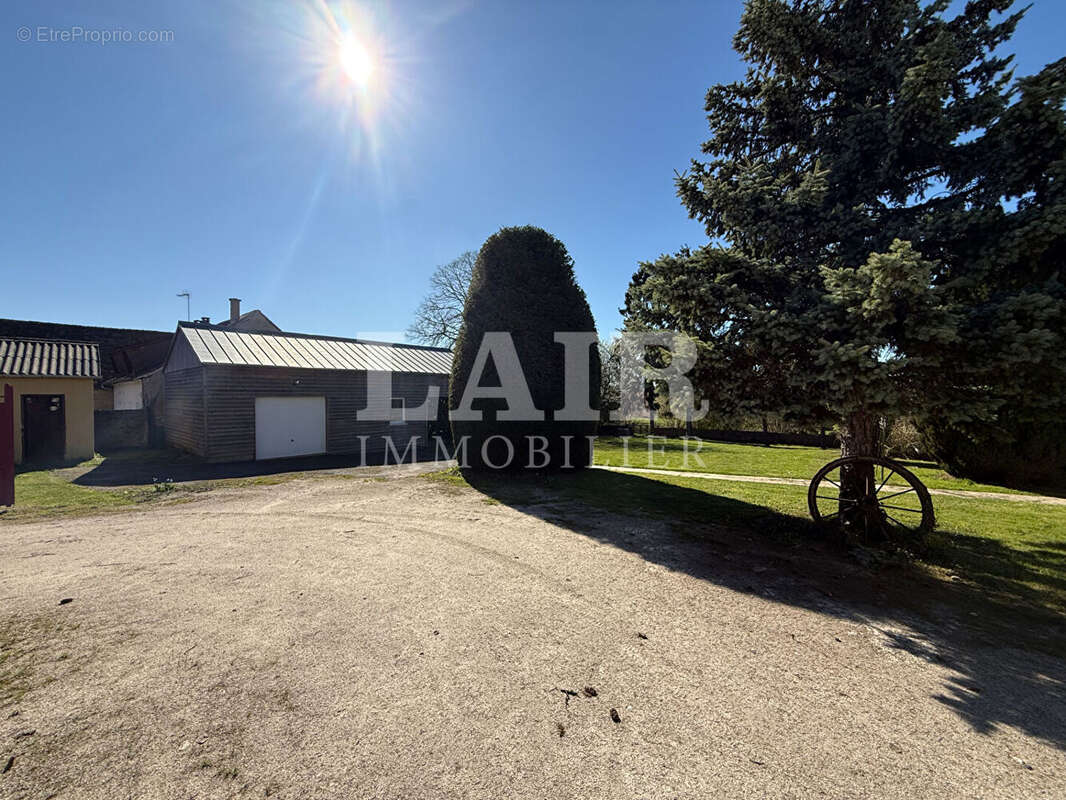 Maison de maître avec annexe, grande dépendance et garage - réf. F14994 - photo 4