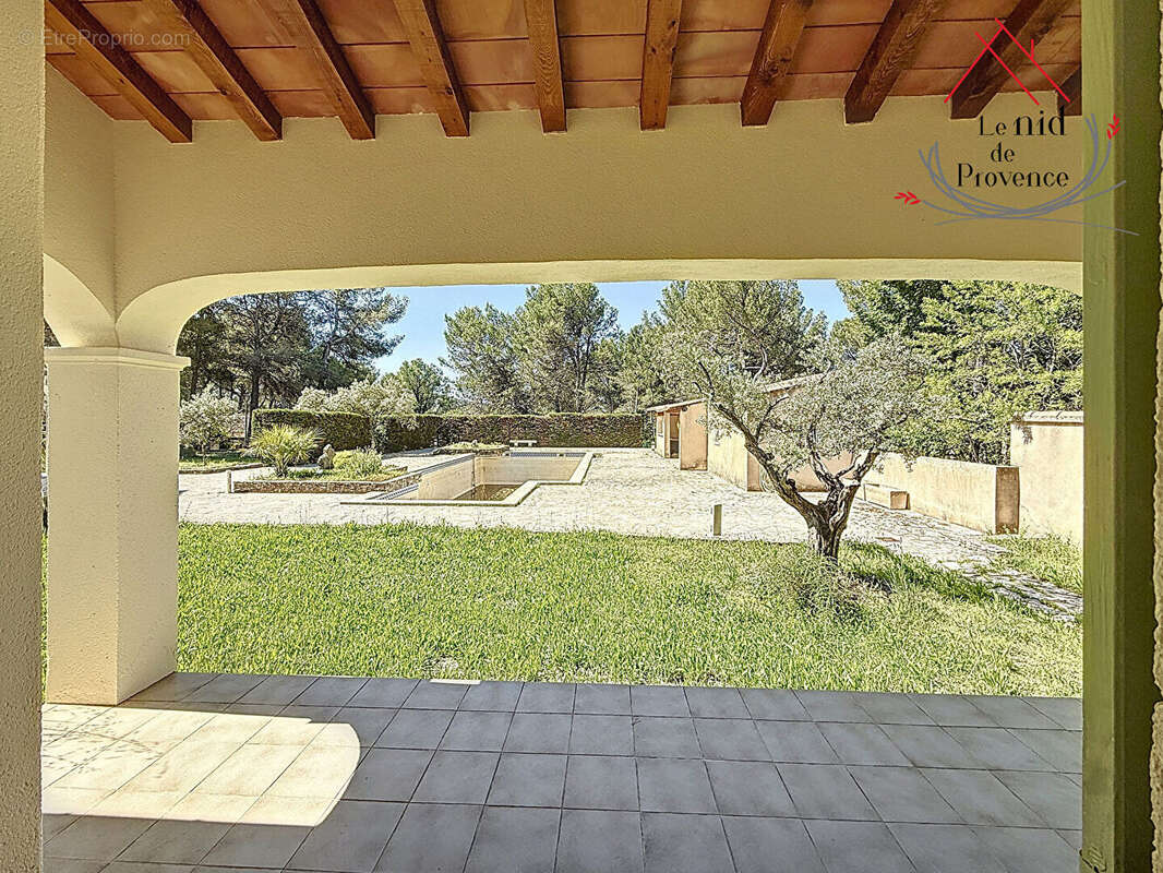 Maison à PERNES-LES-FONTAINES