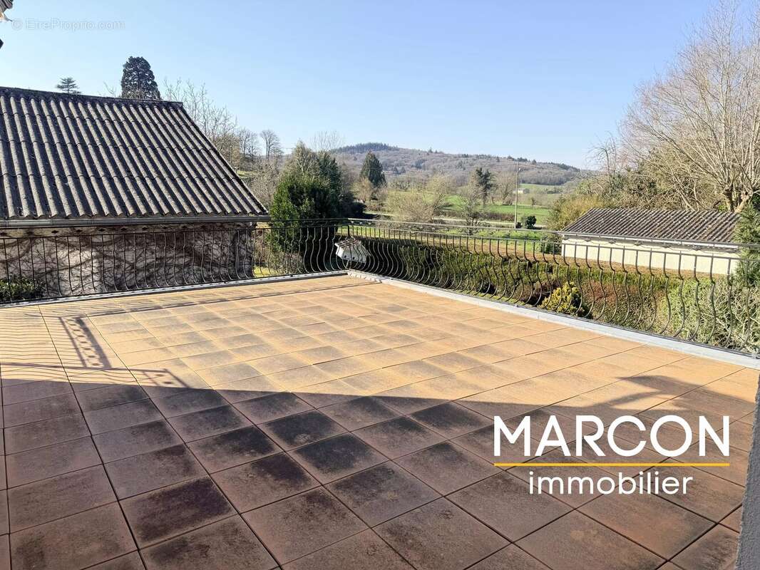 Maison à BUSSIERE-DUNOISE