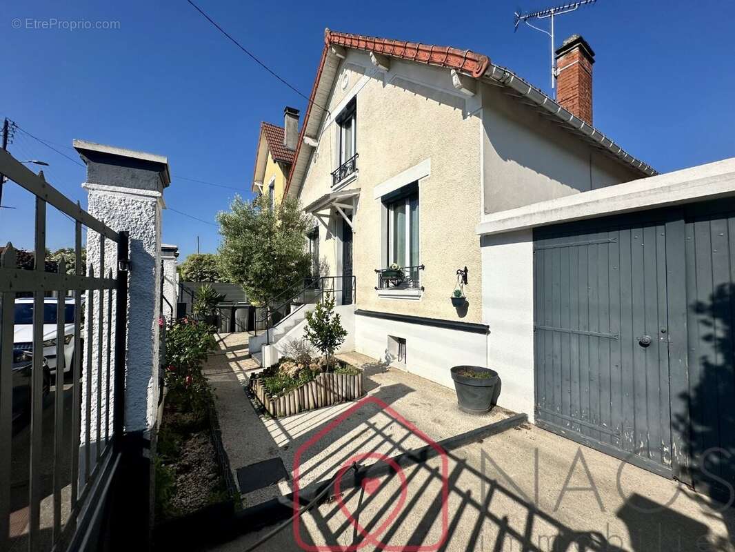 Maison à CHILLY-MAZARIN