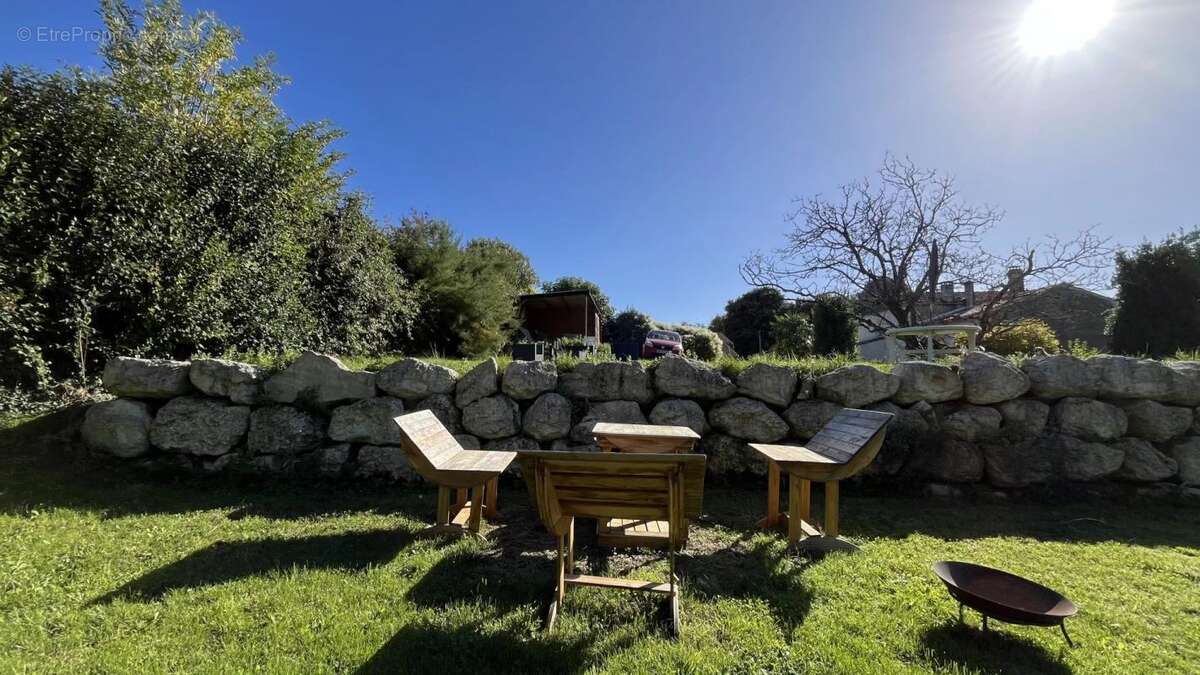 Maison à CHENAC-SAINT-SEURIN-D&#039;UZET