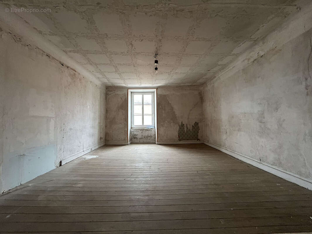 Maison à GROSTENQUIN