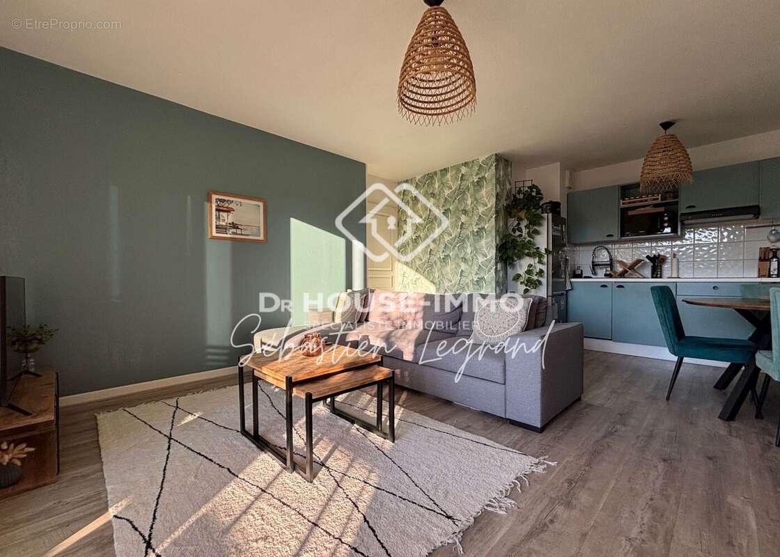 Appartement à PAREMPUYRE