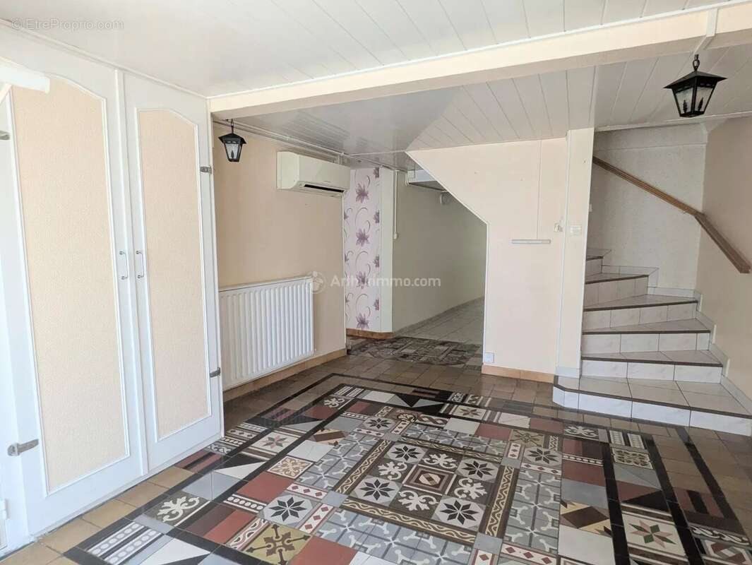 Maison à NEUFCHATEAU