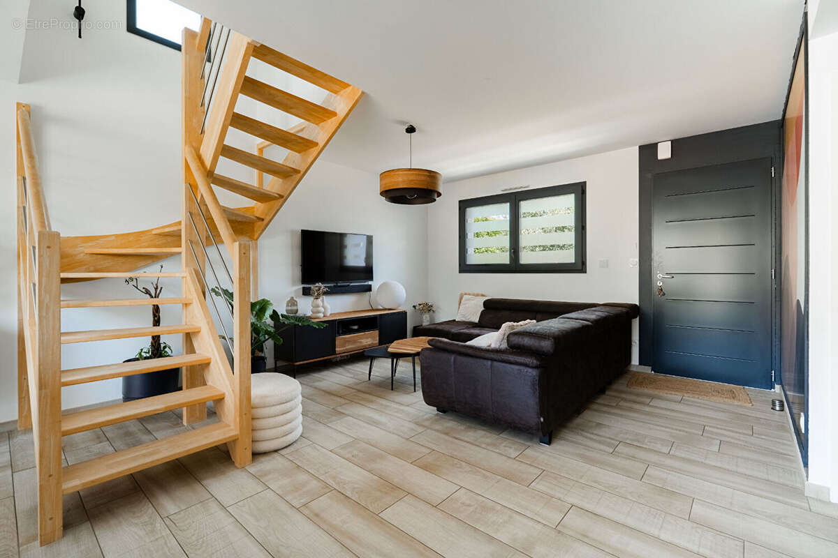 Maison Contemporaine (2017) - 114 m² - 4 Ch - Garage & Jardin - photo 4
