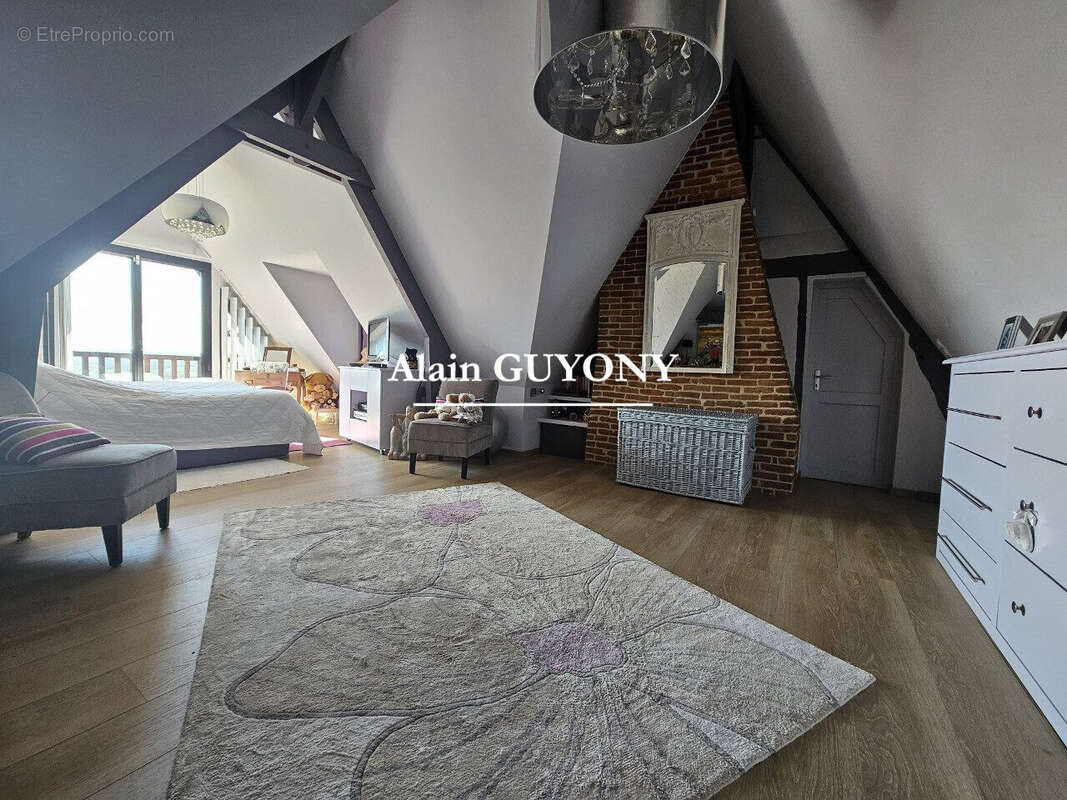Maison 111 m² à Pont-L'eveque  - photo 7