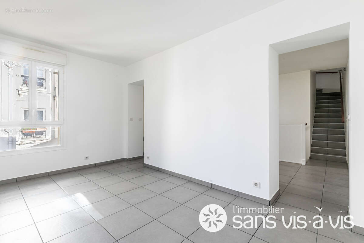 Appartement à COURBEVOIE