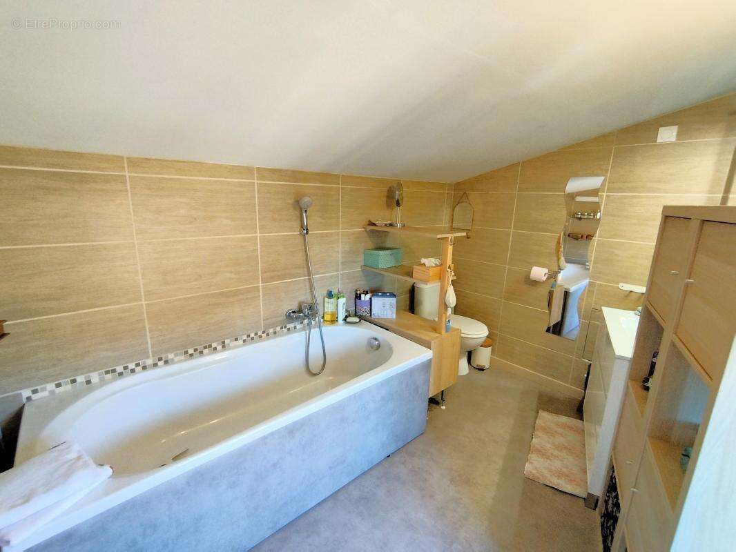 Maison à SALLES-ARBUISSONNAS-EN-BEAUJOLAIS