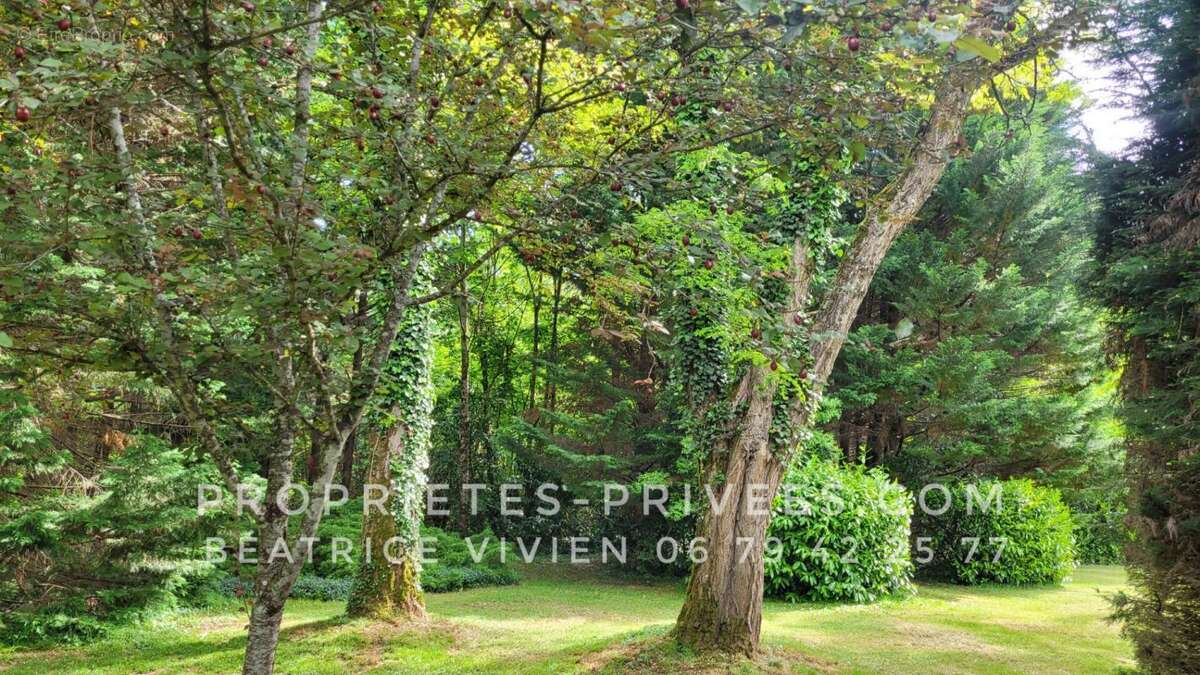 Maison à ROUFFIGNAC-SAINT-CERNIN-DE-REILHAC