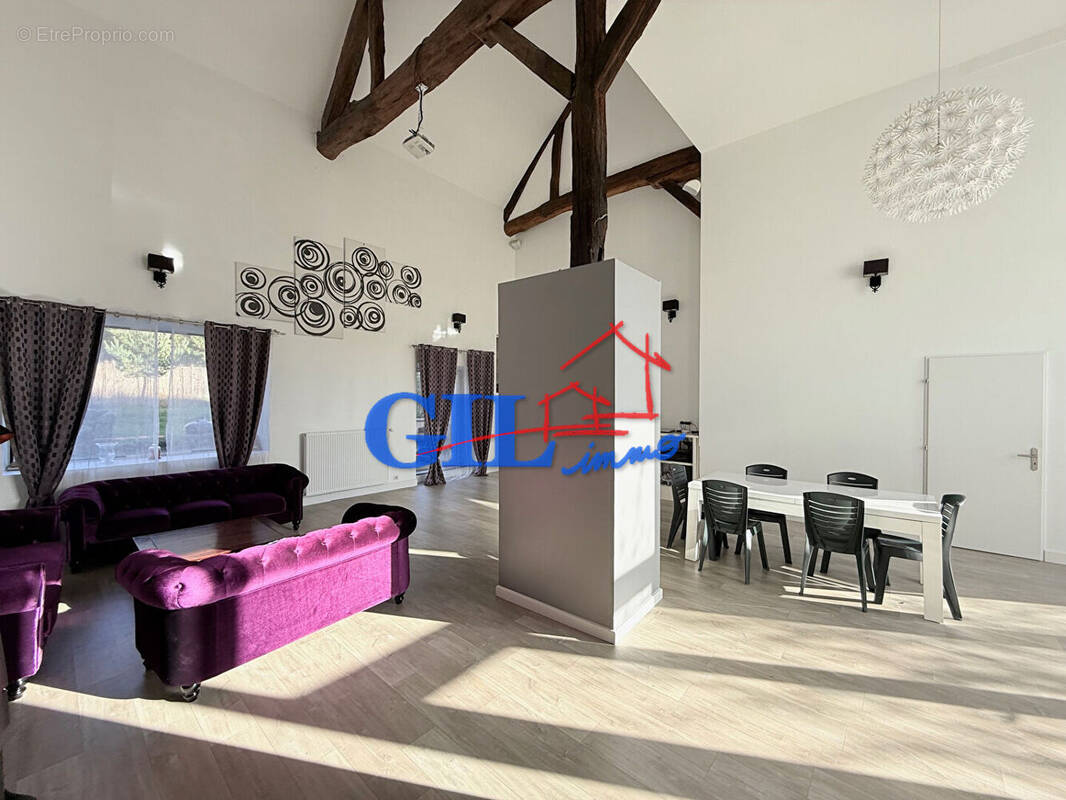 Maison à SAVIGNY-LE-TEMPLE