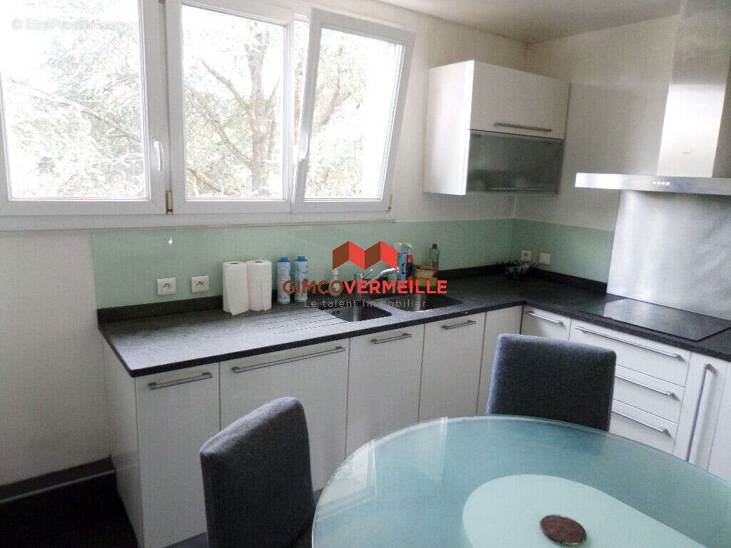 Appartement à LA CELLE-SAINT-CLOUD