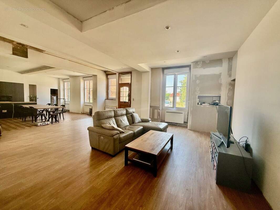 Maison 265 m² à Soissons  - photo 5