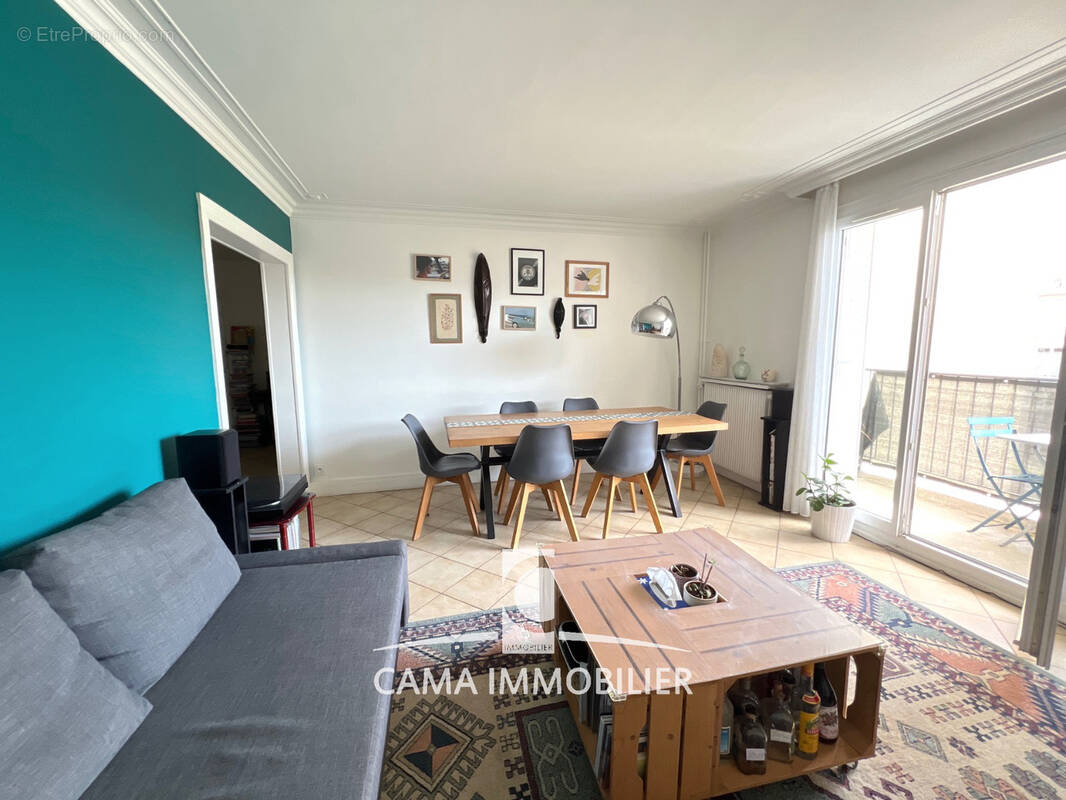 Appartement à BUC