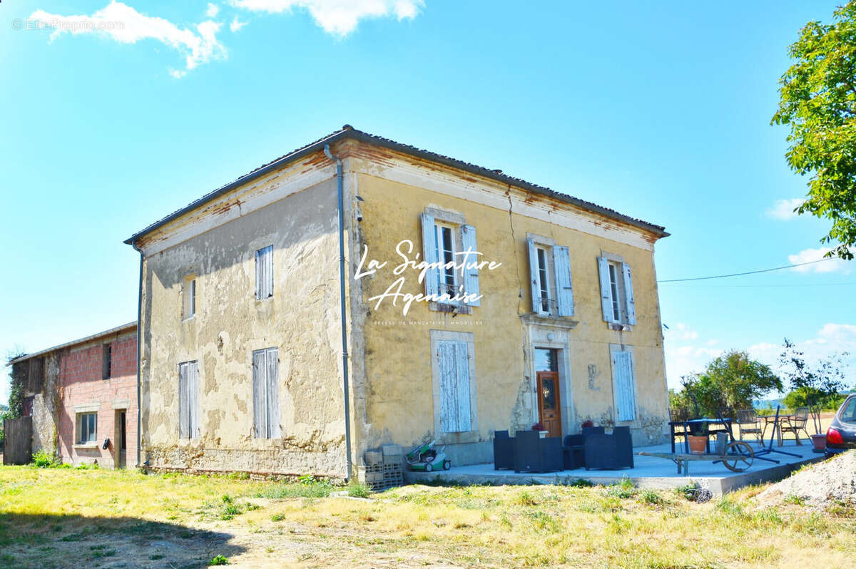 Maison à SAINTE-COLOMBE-EN-BRUILHOIS
