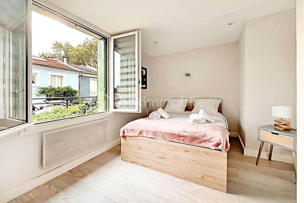 Maison à PARIS-19E