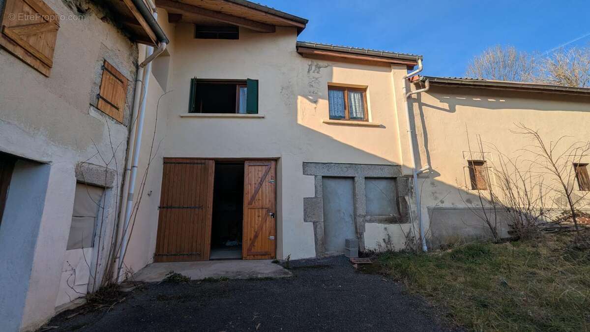 Maison à SAINT-REMY-SUR-DUROLLE