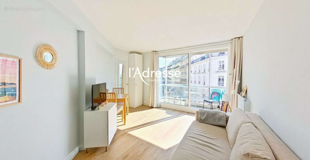 Appartement à PARIS-15E