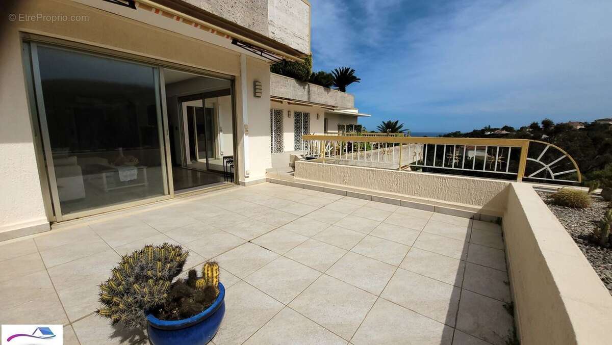 Appartement à MANDELIEU-LA-NAPOULE