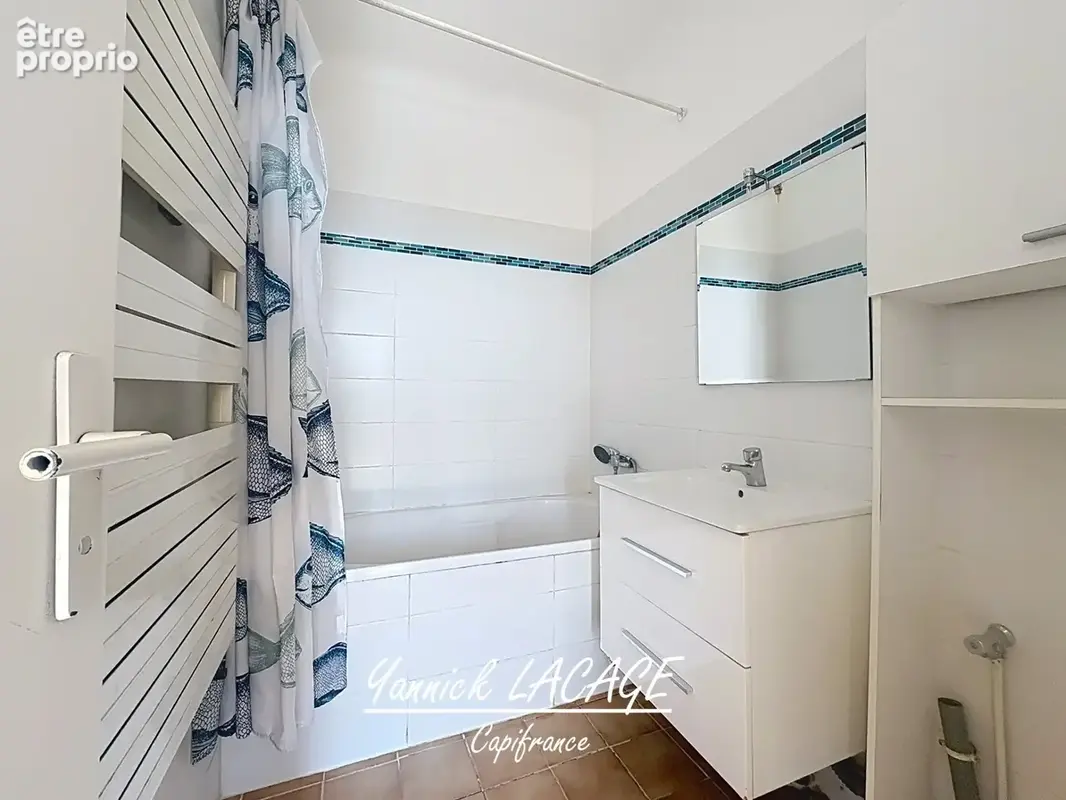 MARSEILLE 4e – T2 43 m² – 7e étage – Balcon filant – Vue panoramique - photo 3