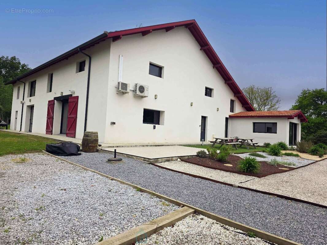 Maison à SAINT-GEOURS-DE-MAREMNE