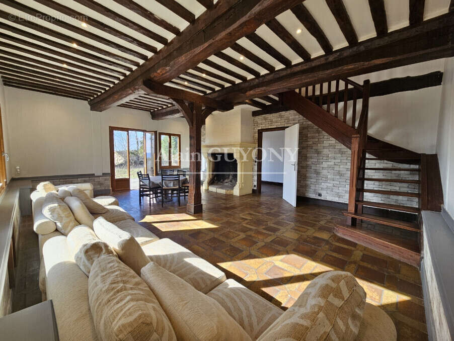 Maison à PONT-L&#039;EVEQUE