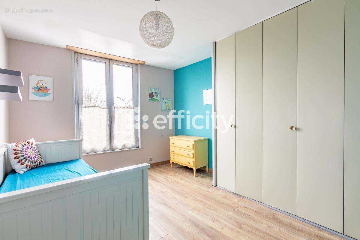 Maison 133 m² à Crepy-En-Valois  - photo 11