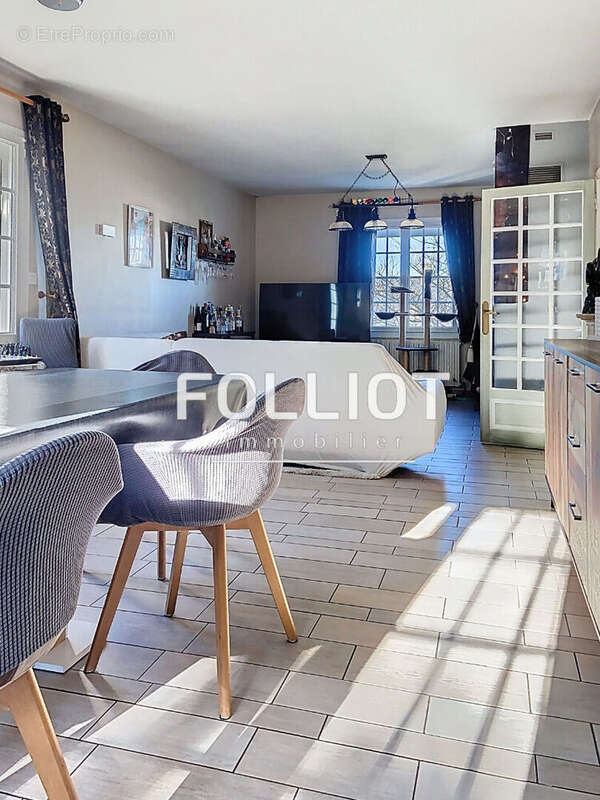 Maison à SAINT-SEVER-CALVADOS