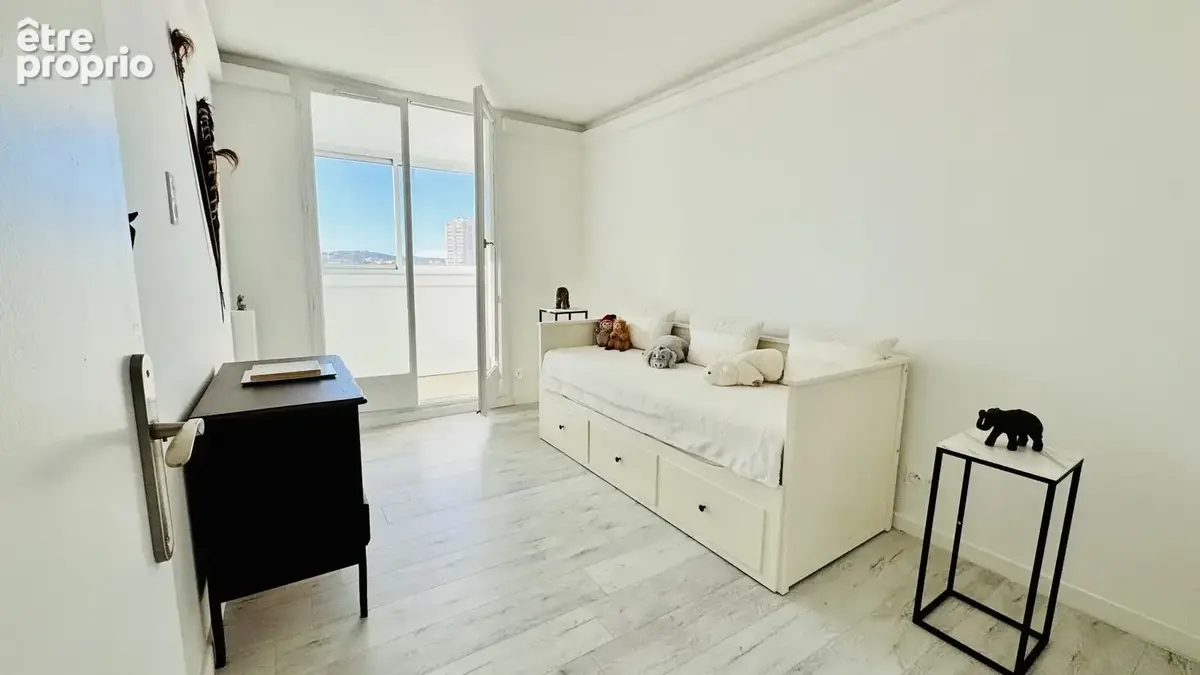 Bel appartement 4 chambres, rénové, extérieur et parking, proche du port et du Mourillon - photo 6