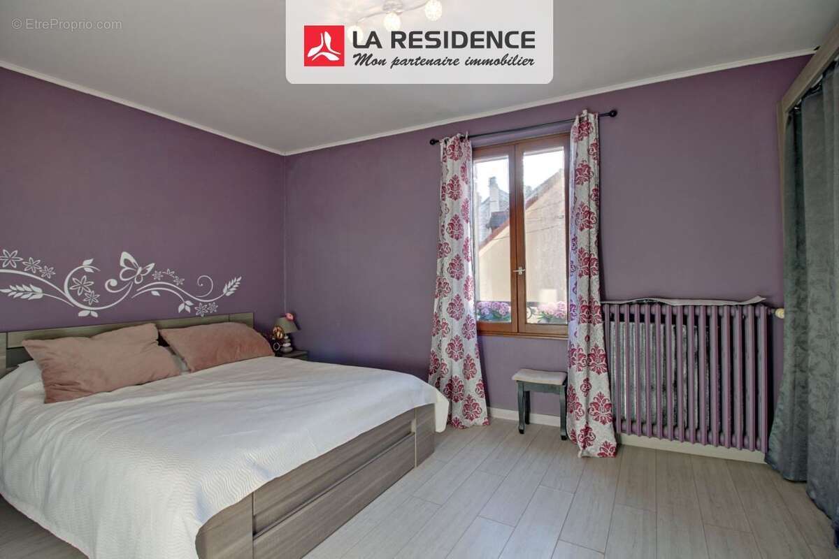 Maison à LES MUREAUX