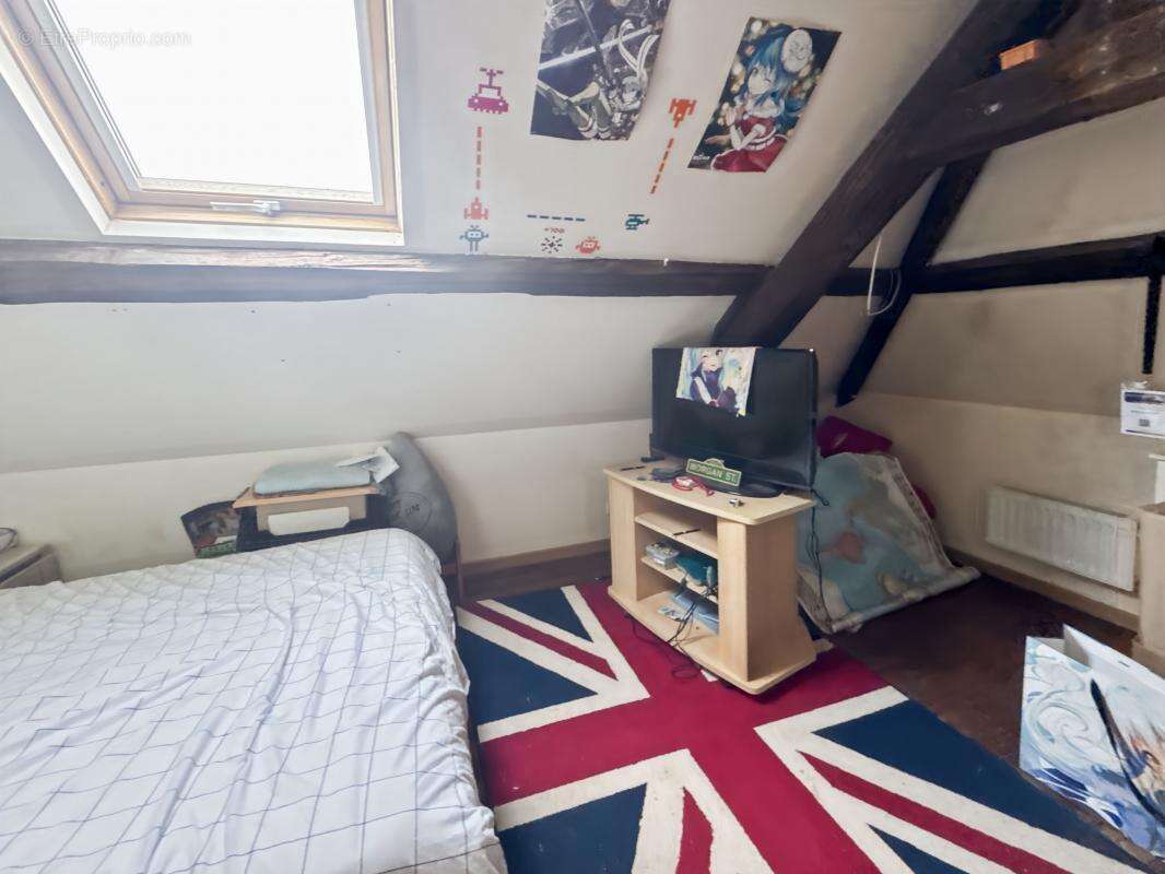 Maison à SAINT-ETIENNE-LA-THILLAYE