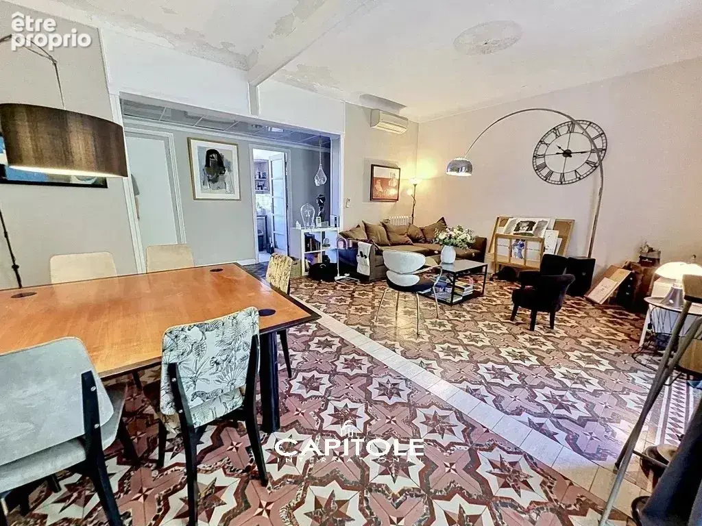 Exclusivité - Grand appartement bourgeois climatisé en centre-ville,  128 m² , cave et parking sous-sol. - photo 2