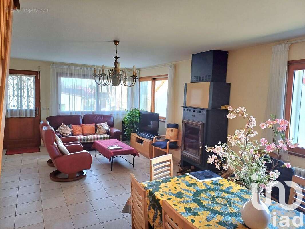 Photo 2 - Maison à COURLON-SUR-YONNE