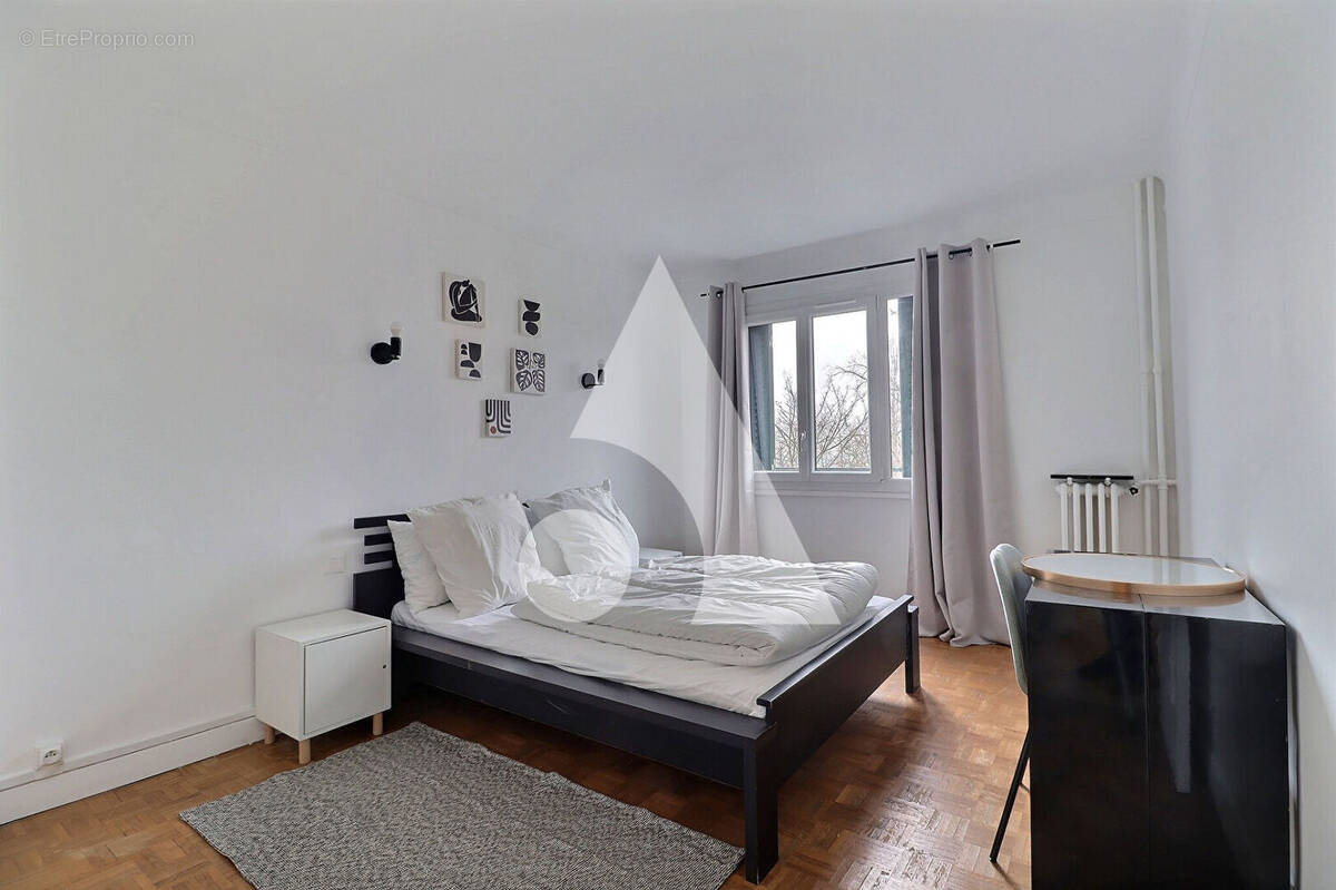 Appartement à LES LILAS